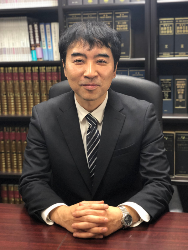 代表弁護士 逸見親司